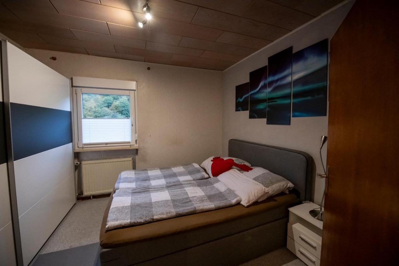 Schoene Ferienwohnung In Ruhiger Lage Altena Luaran gambar