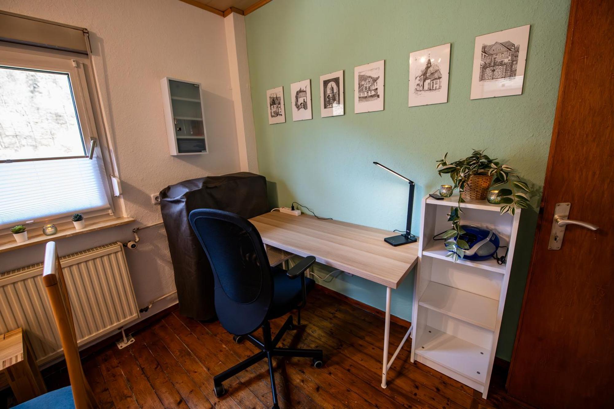 Schoene Ferienwohnung In Ruhiger Lage Altena Luaran gambar