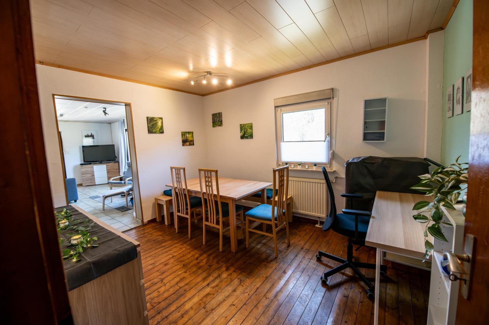 Schoene Ferienwohnung In Ruhiger Lage Altena Luaran gambar
